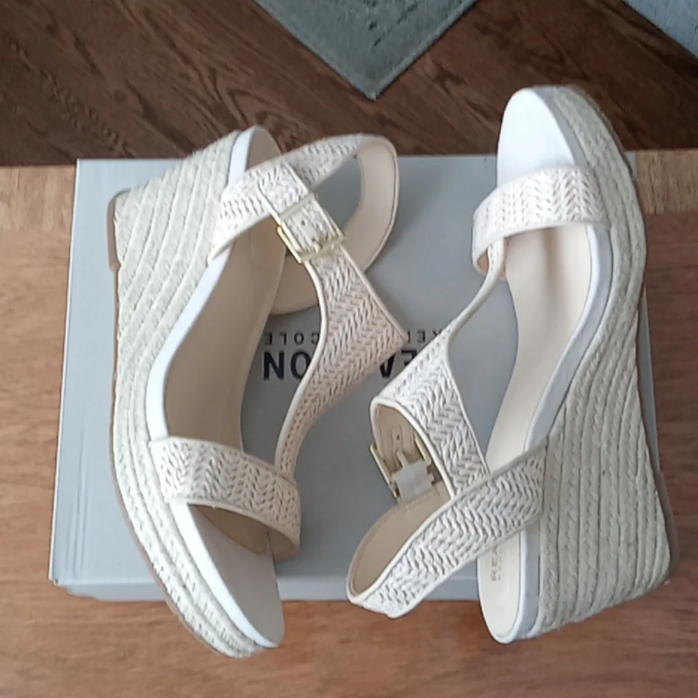 Kenneth Cole Reaction women's sandals-NEW